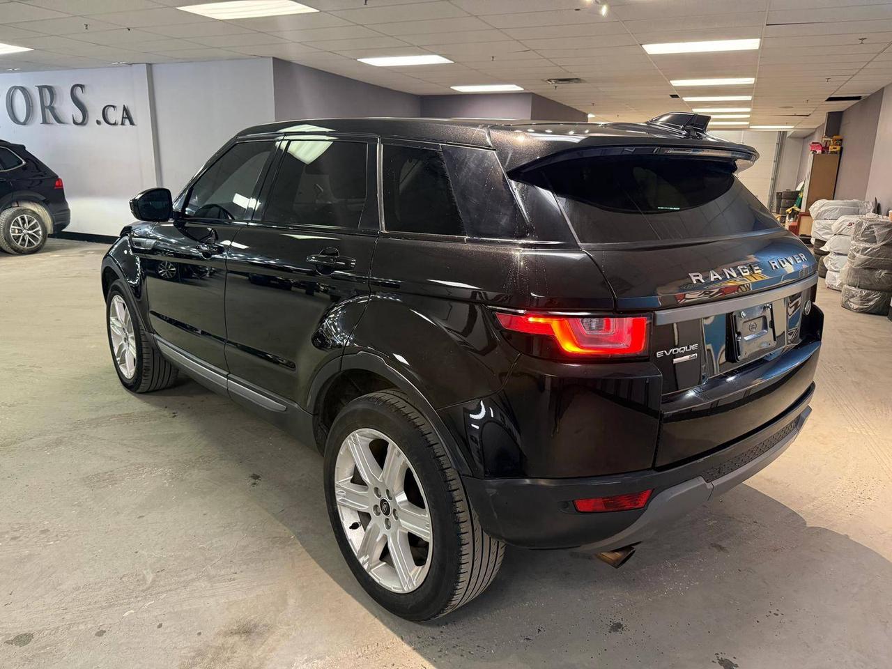 2017 Land Rover Evoque 5DR HB SE Photo3