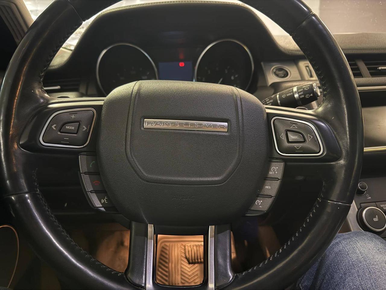 2017 Land Rover Evoque 5DR HB SE Photo