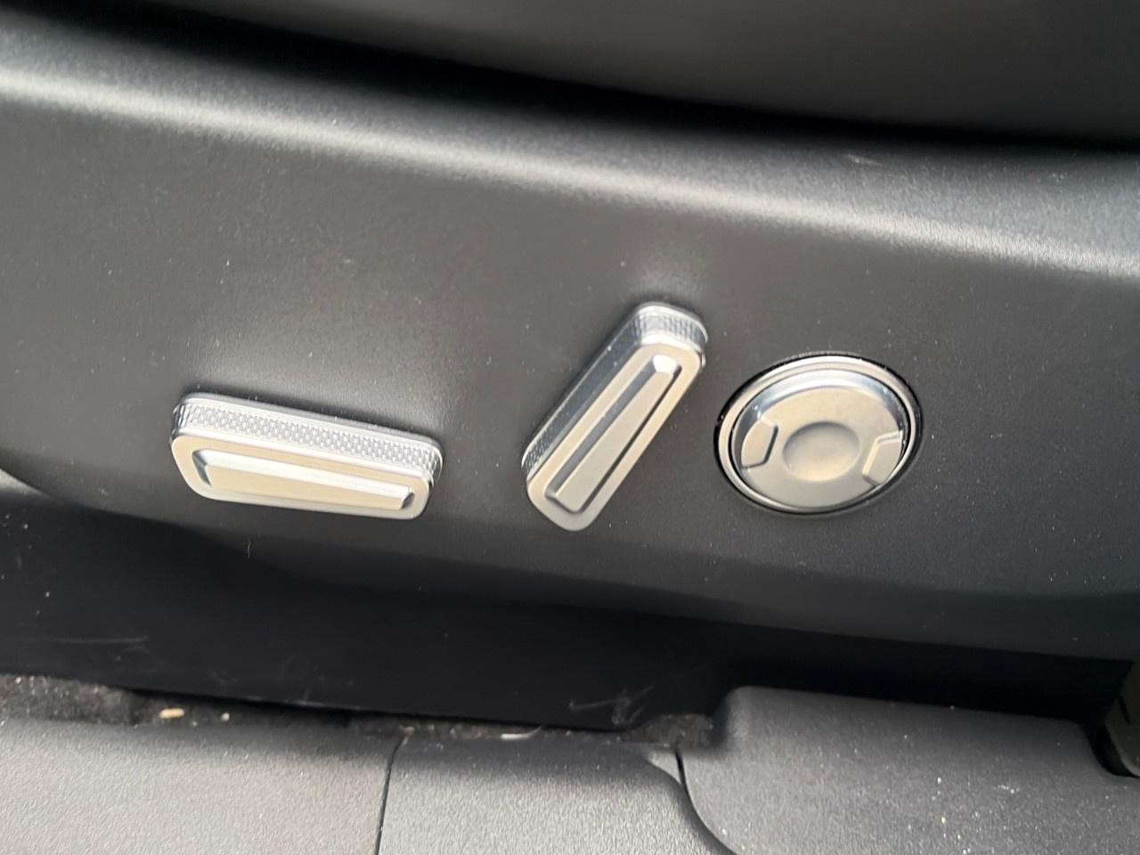 2025 Lincoln Nautilus Reserve AWD Photo