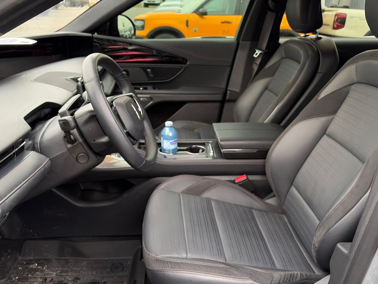 2025 Lincoln Nautilus Reserve AWD Photo