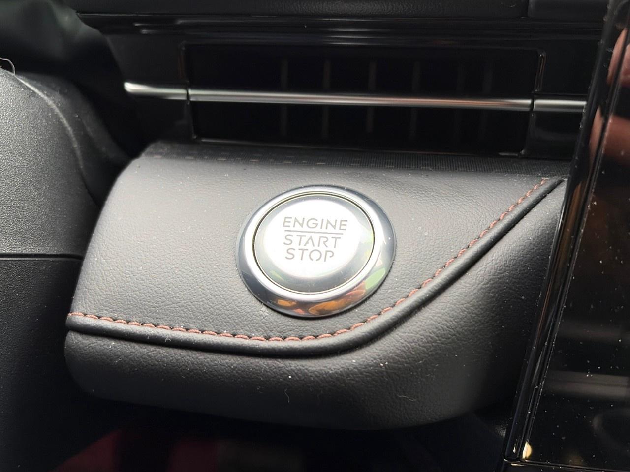 2025 Lincoln Nautilus Reserve AWD Photo