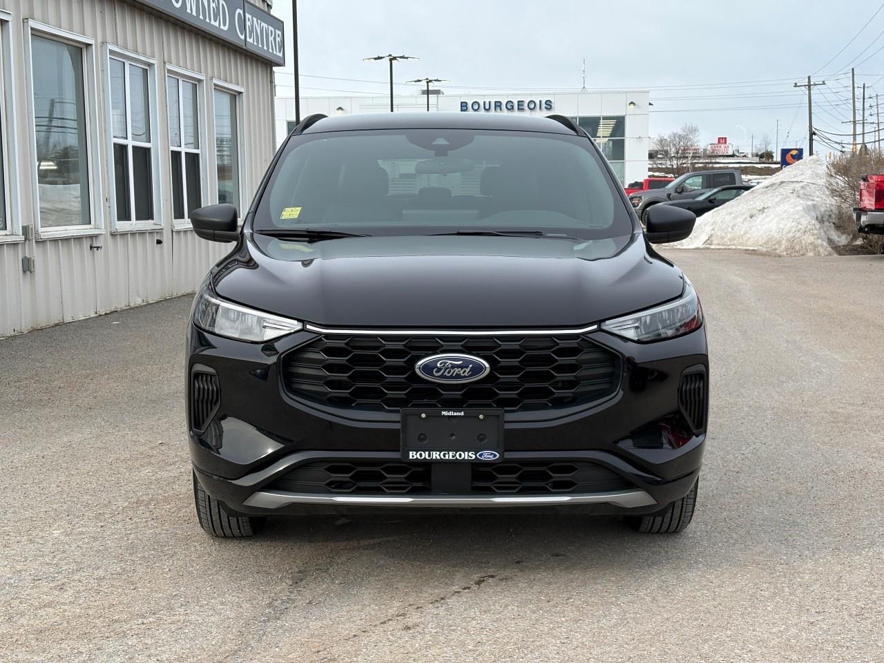 2023 Ford Escape ST-Line AWD Photo2