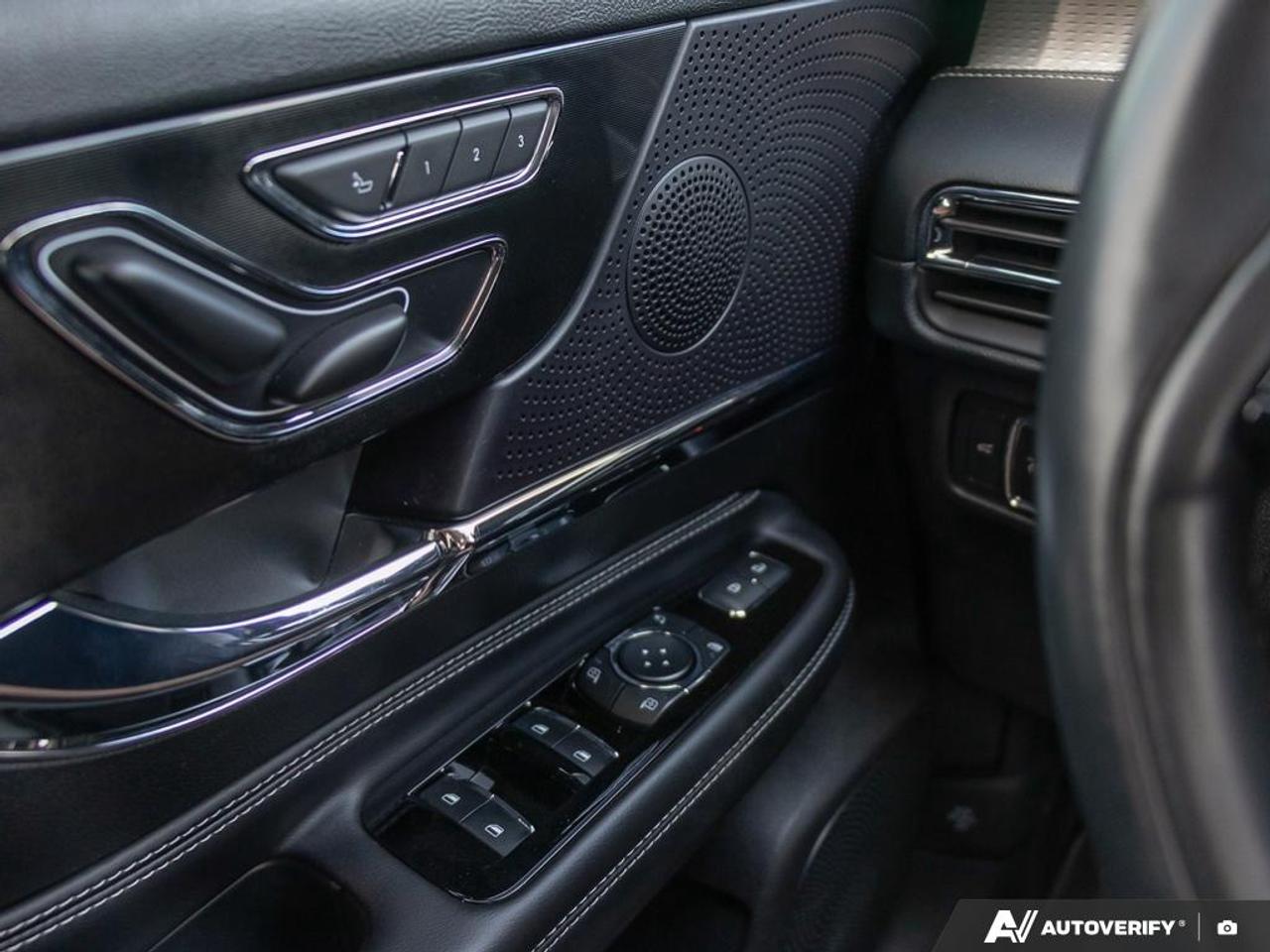 2023 Lincoln Corsair Reserve 201A | NAVIGATION SYSTEM | FRONT DUAL A/C | KEYLES Photo