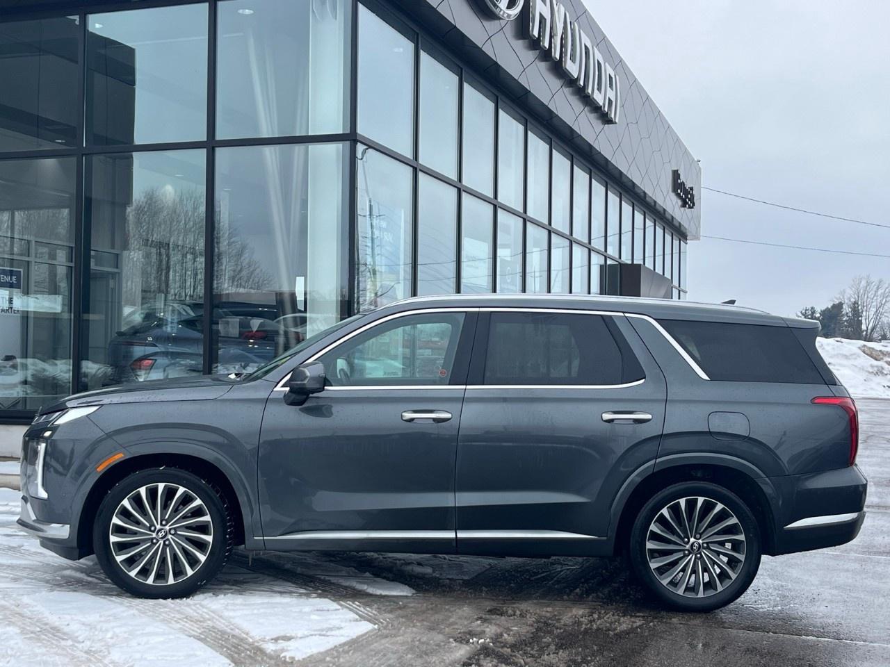 2023 Hyundai PALISADE Ultimate Calligraphy 7-Passenger AWD Photo2