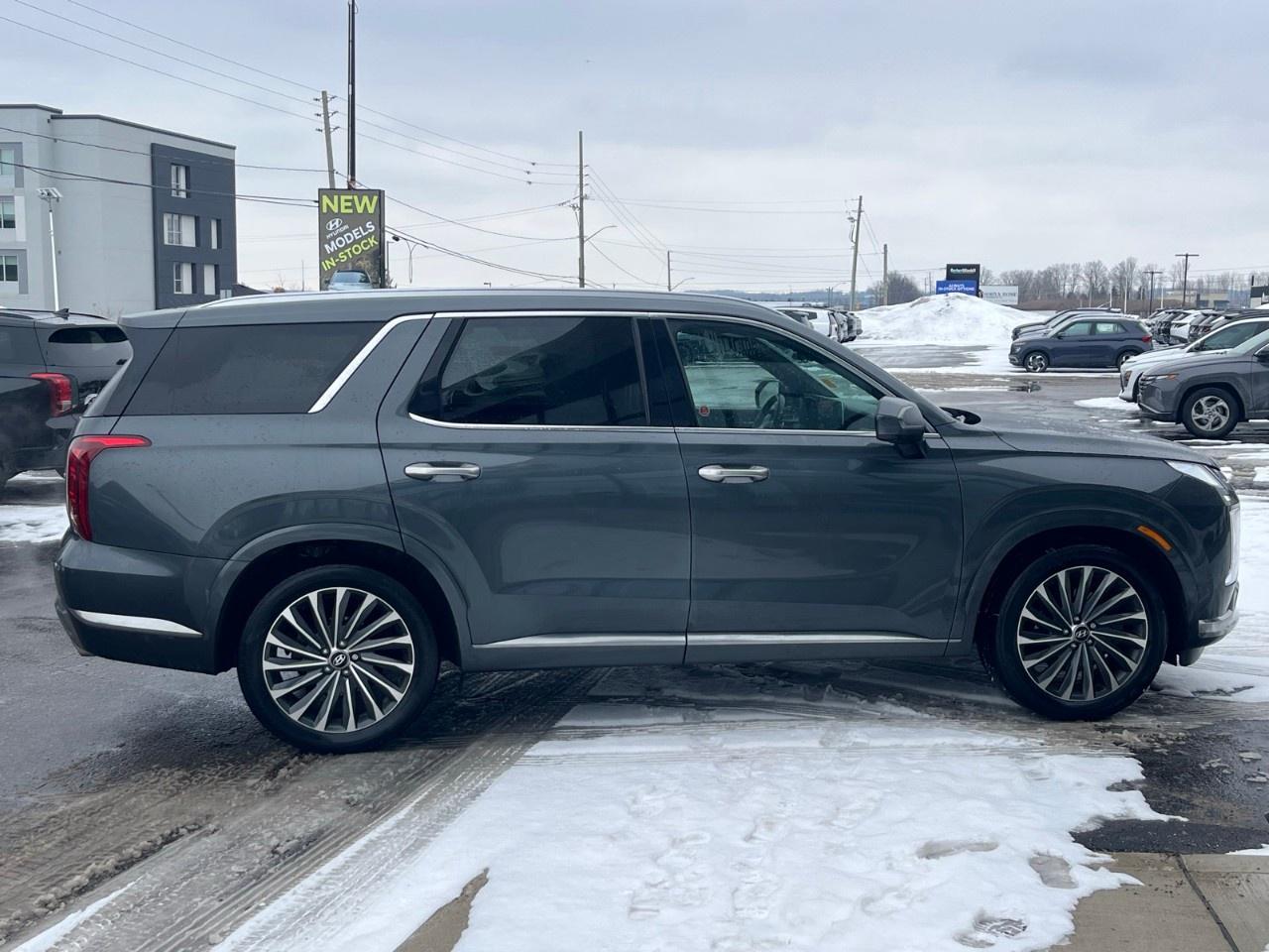 2023 Hyundai PALISADE Ultimate Calligraphy 7-Passenger AWD Photo
