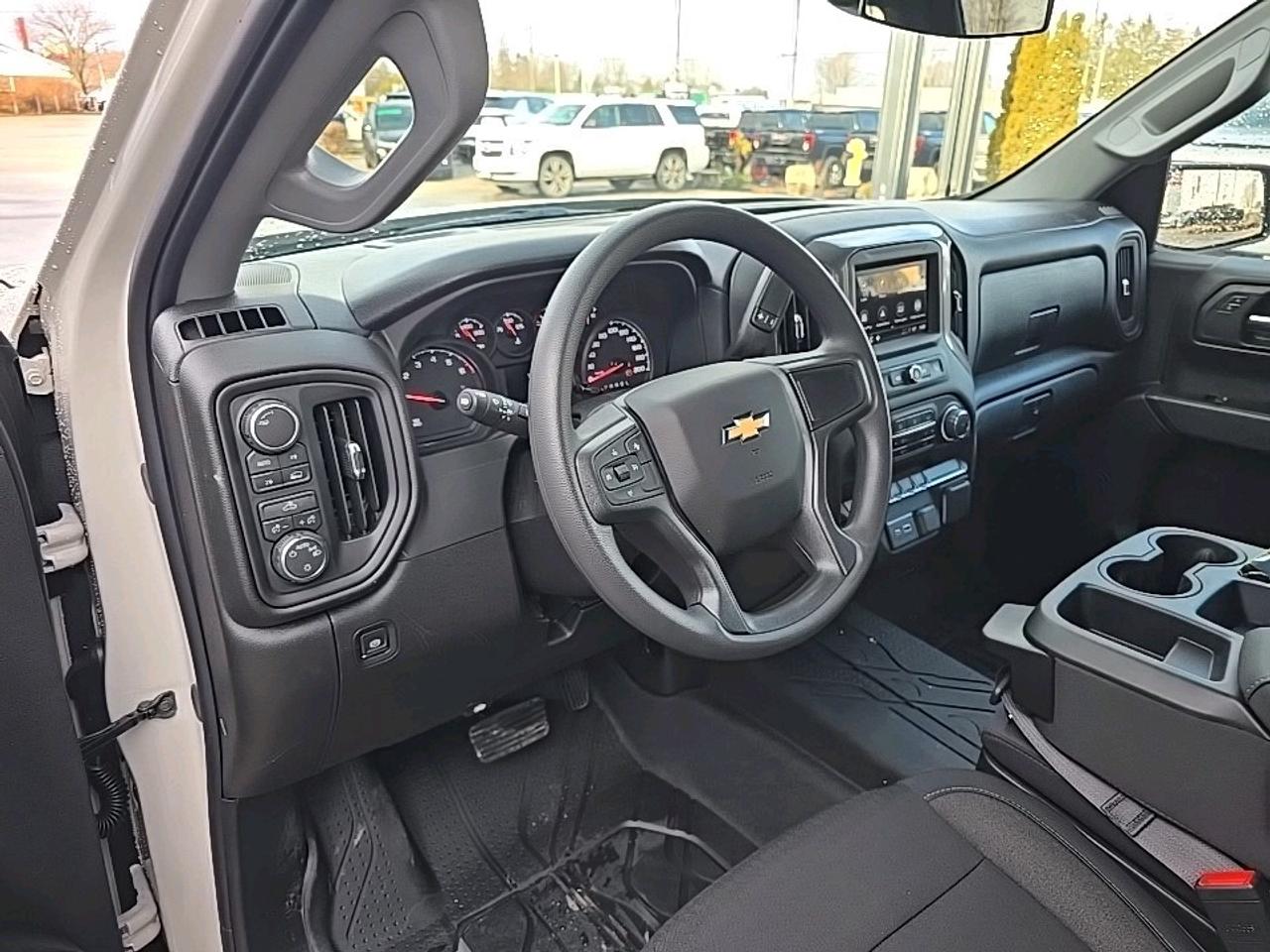 2026 Chevrolet Silverado 1500 Custom Photo3