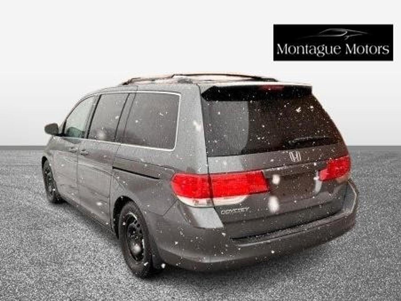 2010 Honda Odyssey SE Photo