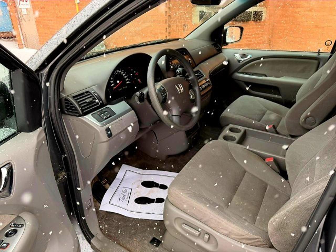 2010 Honda Odyssey SE Photo