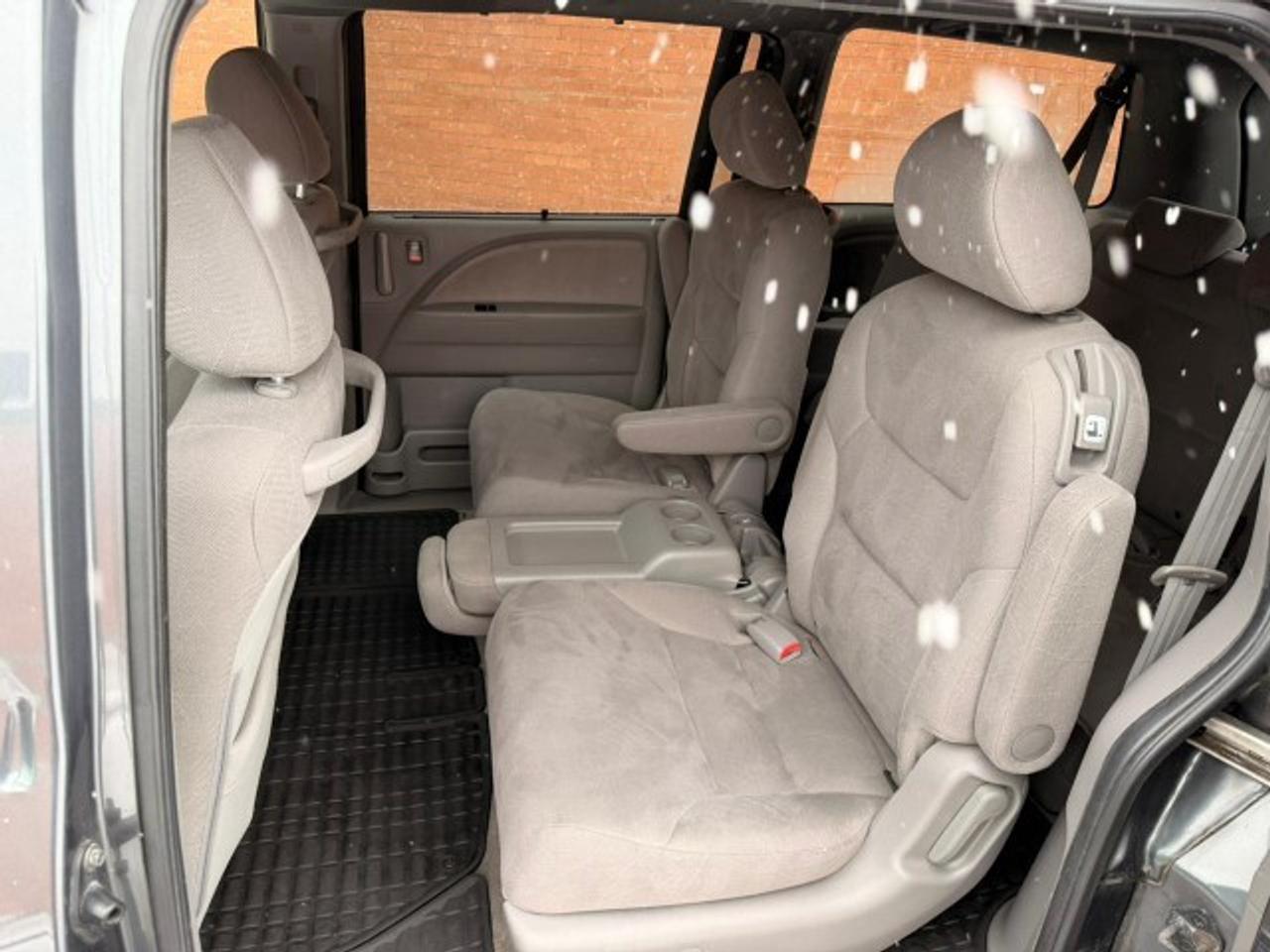 2010 Honda Odyssey SE Photo