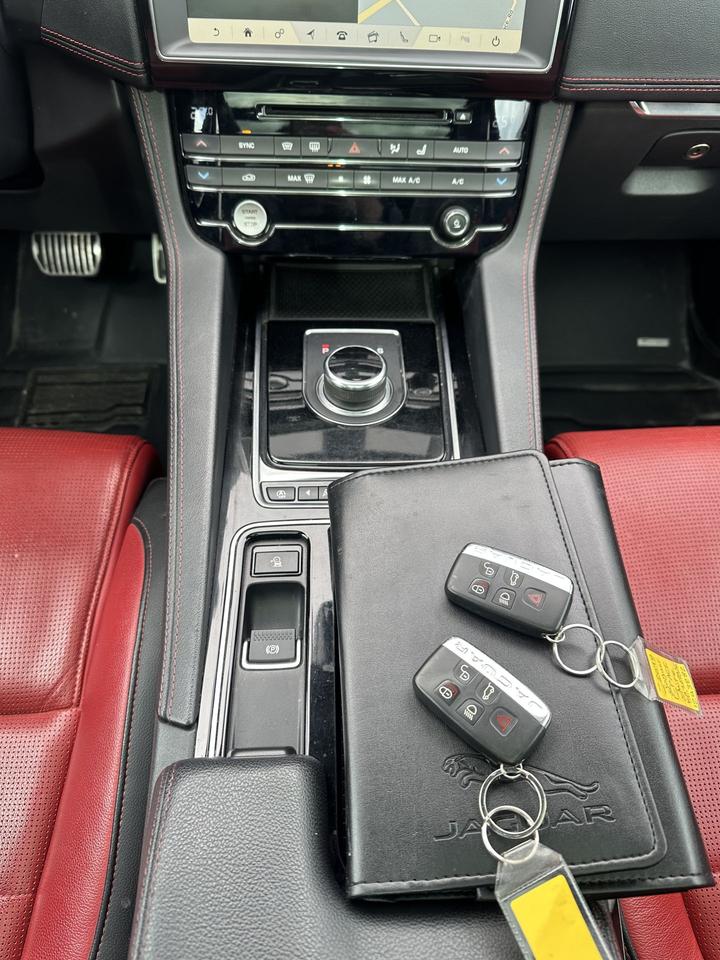 2019 Jaguar F-PACE 20d R-Sport Photo