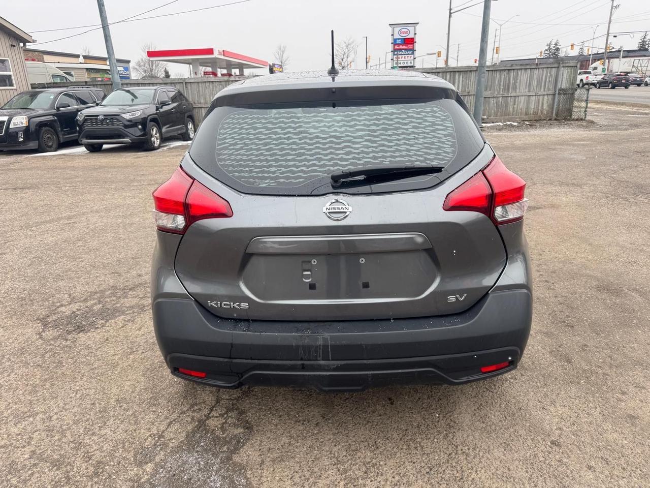 2018 Nissan Kicks SV, ONLY 128KMS, WELL MAINTAINED, CERTIFIED Photo