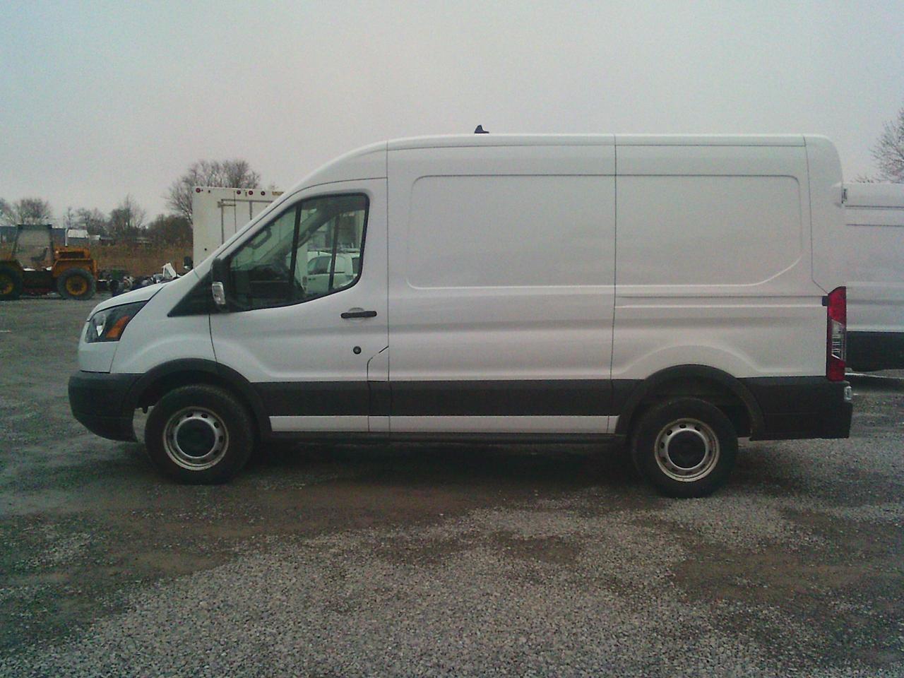 2021 Ford Transit Cargo Van T-250 130  Med Rf 9070 GVWR RWD Photo0