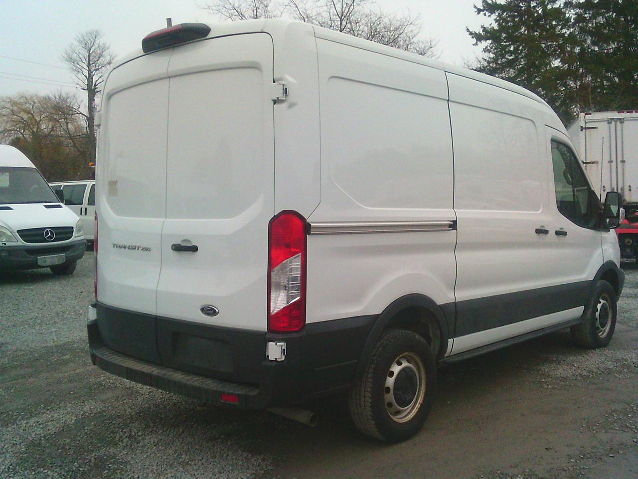 2021 Ford Transit Cargo Van T-250 130  Med Rf 9070 GVWR RWD Photo