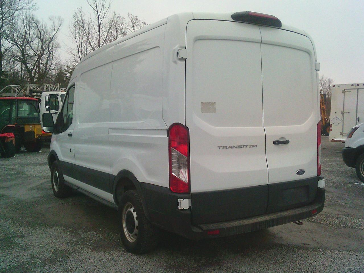 2021 Ford Transit Cargo Van T-250 130  Med Rf 9070 GVWR RWD Photo