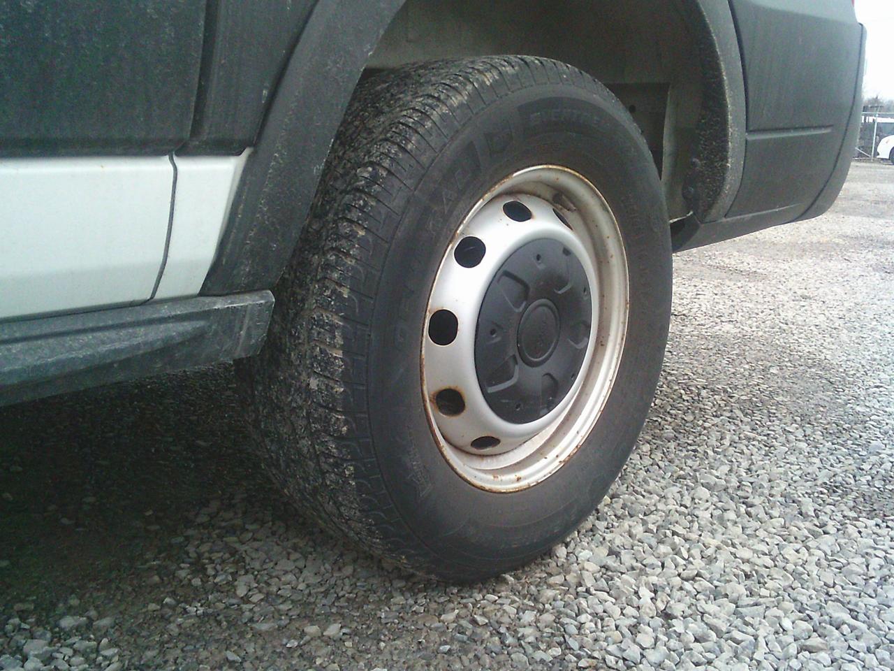 2021 Ford Transit Cargo Van T-250 130  Med Rf 9070 GVWR RWD Photo