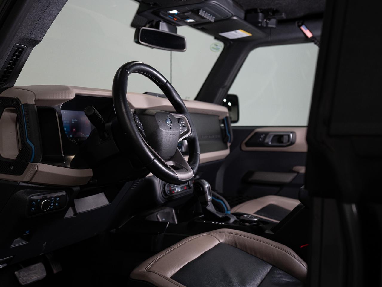 2021 Ford Bronco WILDTRAK | MATTE GREEN | HIGH & LUX PKG Photo