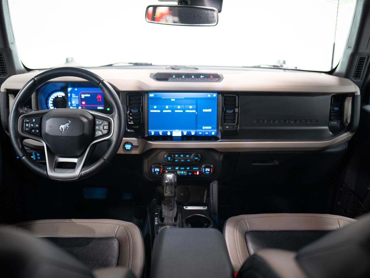 2021 Ford Bronco WILDTRAK | MATTE GREEN | HIGH & LUX PKG Photo