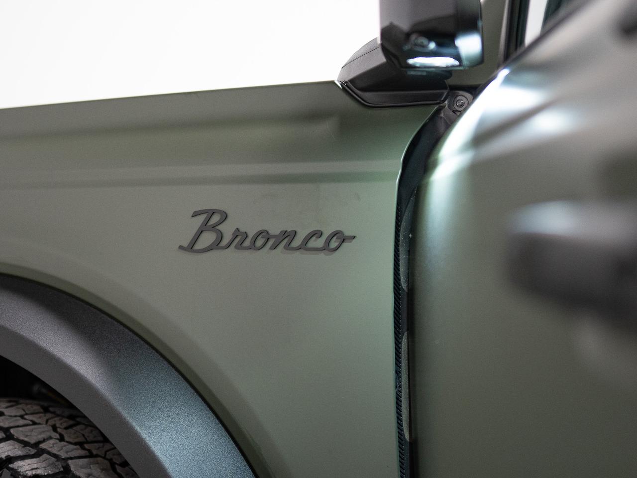 2021 Ford Bronco WILDTRAK | MATTE GREEN | HIGH & LUX PKG Photo