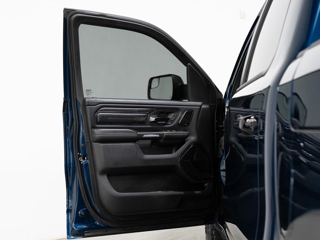 2023 RAM 1500 LIMITED | CREW CAB | NIGHT EDITION | TRAILER TOW Photo