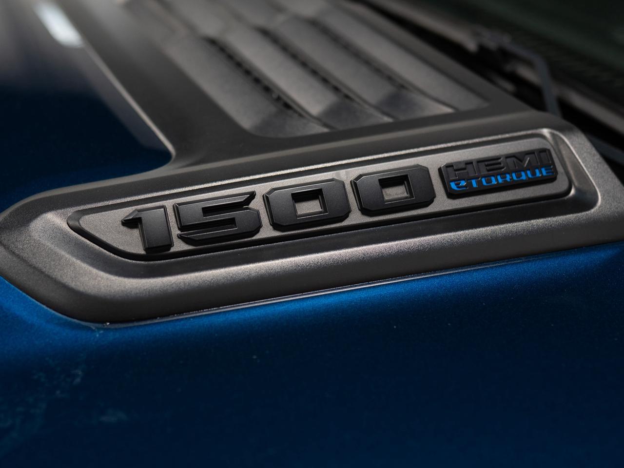 2023 RAM 1500 LIMITED | CREW CAB | NIGHT EDITION | TRAILER TOW Photo