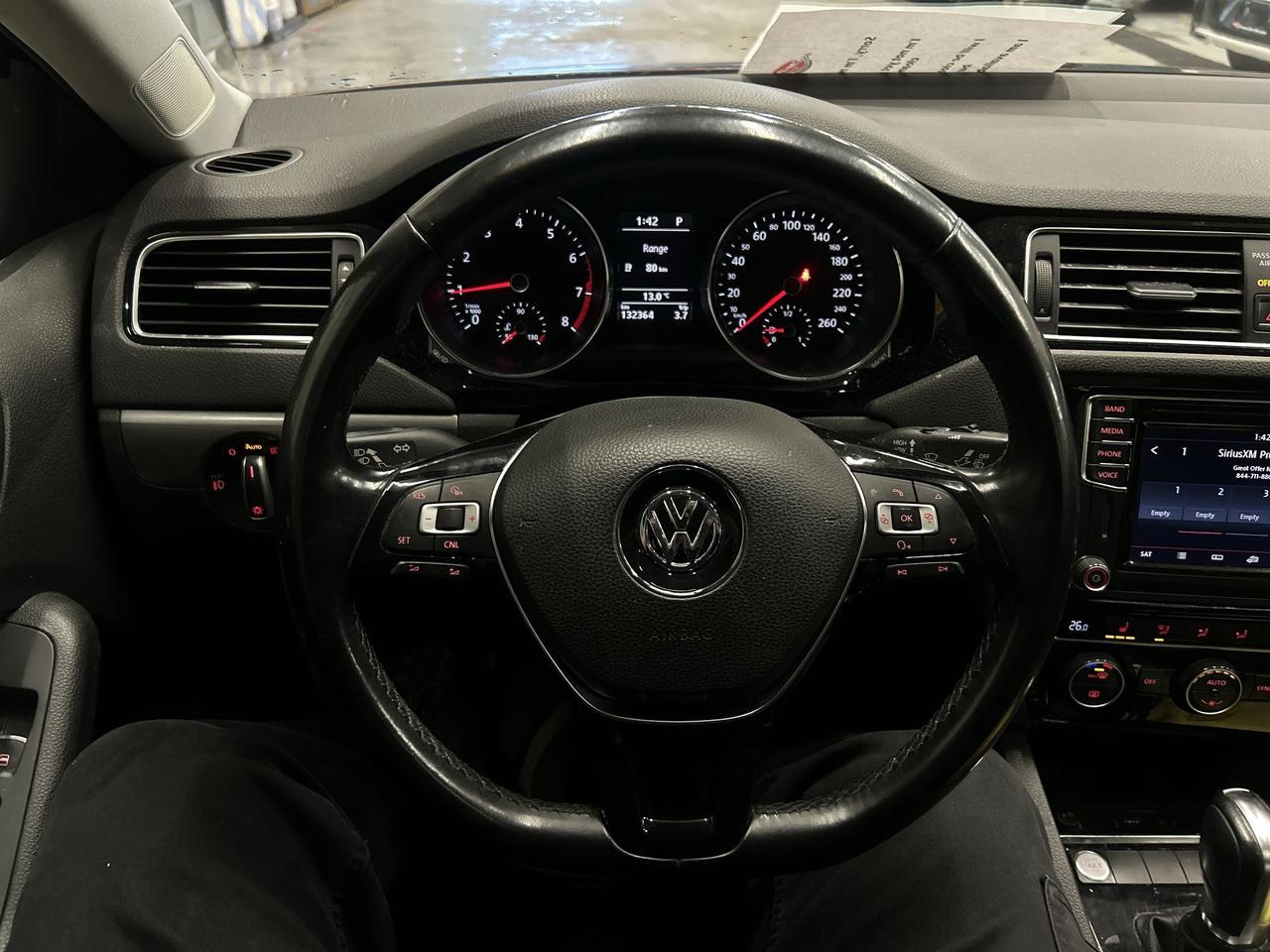 2017 Volkswagen Jetta HIGHLINE | HTD LEATHER |SUNROOF | CARPLAY | CRUISE Photo3