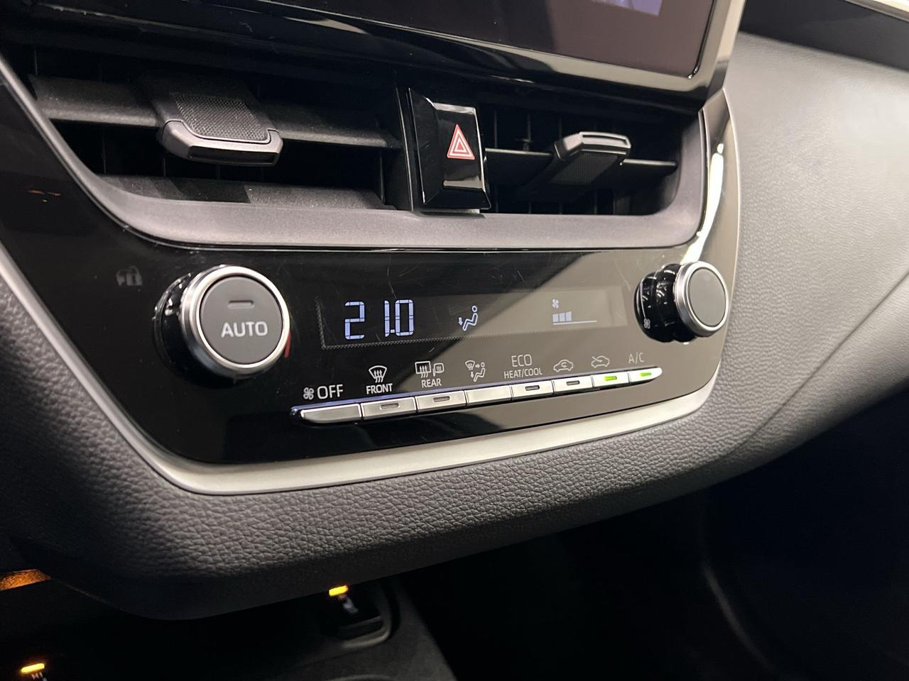 2025 Toyota Corolla Hybrid LE CONVENIENCE|ALL-WHEEL-DRIVE|HTD SEATS|REAR CAM Photo