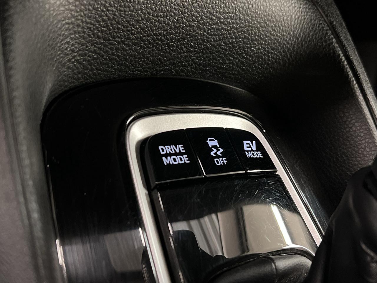 2025 Toyota Corolla Hybrid LE CONVENIENCE|ALL-WHEEL-DRIVE|HTD SEATS|REAR CAM Photo