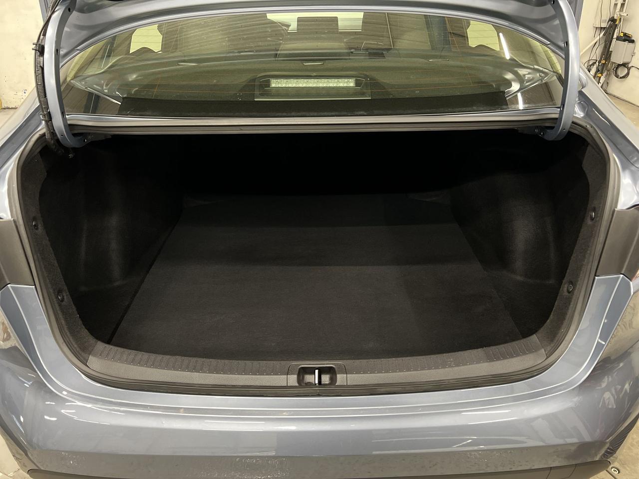 2025 Toyota Corolla Hybrid LE CONVENIENCE|ALL-WHEEL-DRIVE|HTD SEATS|REAR CAM Photo