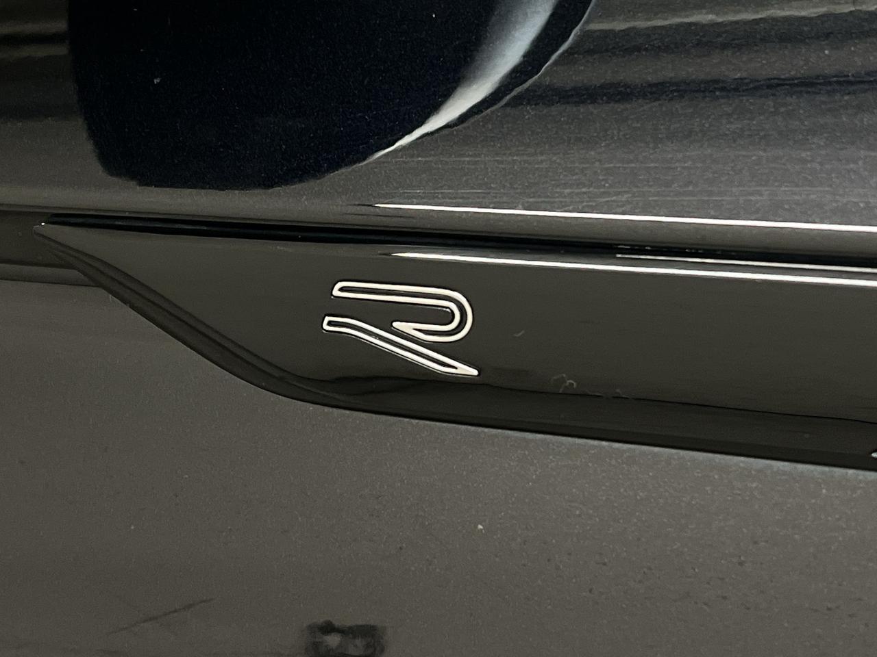2024 Volkswagen Tiguan HIGHLINE RLINE AWD | COOLED LEATHER | PANO ROOF Photo