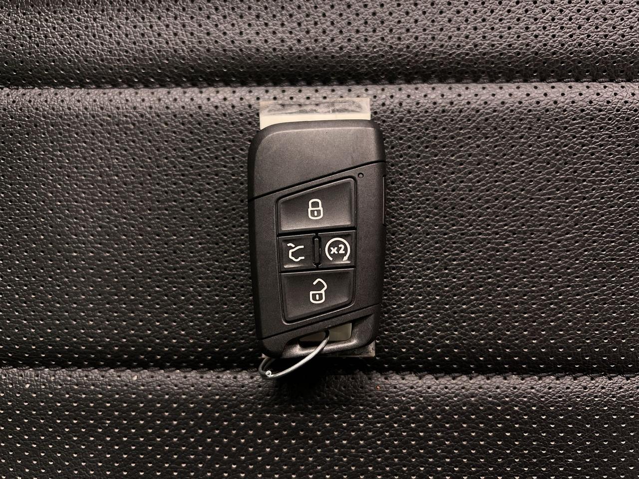 2024 Volkswagen Tiguan HIGHLINE RLINE AWD | COOLED LEATHER | PANO ROOF Photo