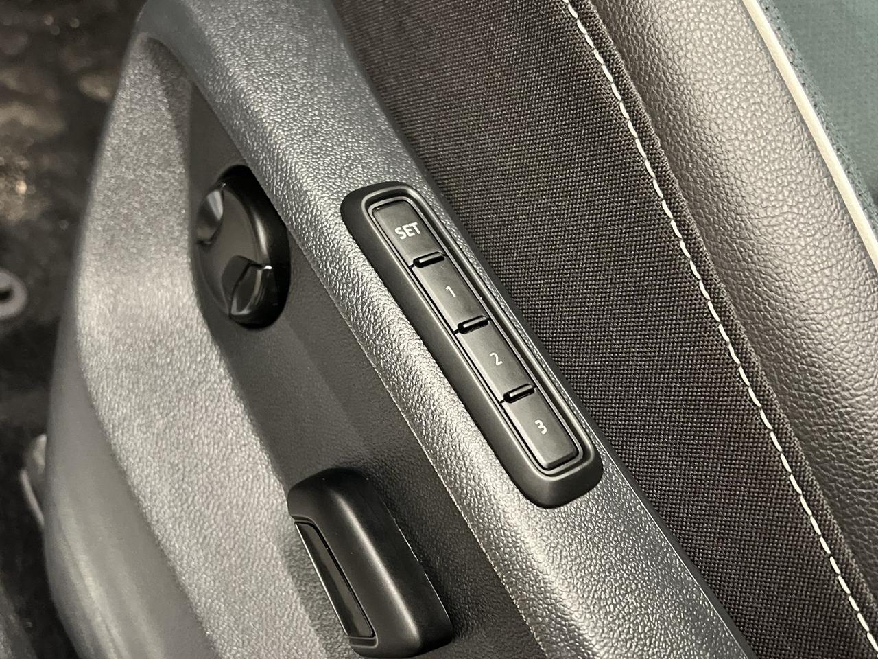 2024 Volkswagen Tiguan HIGHLINE RLINE AWD | COOLED LEATHER | PANO ROOF Photo