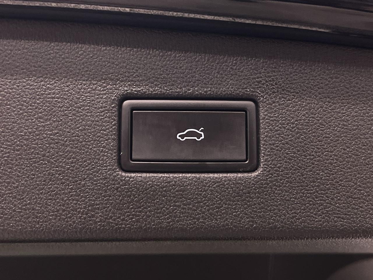 2024 Volkswagen Tiguan HIGHLINE RLINE AWD | COOLED LEATHER | PANO ROOF Photo