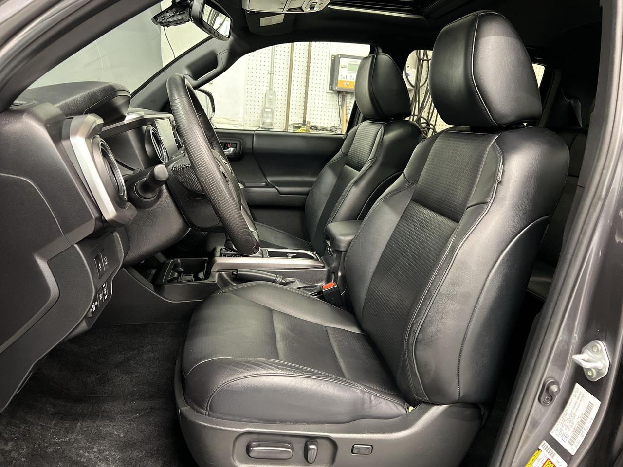 2023 Toyota Tacoma NIGHTSHADE 4X4 | DBL CAB | HTD LEATHER | SUNROOF Photo