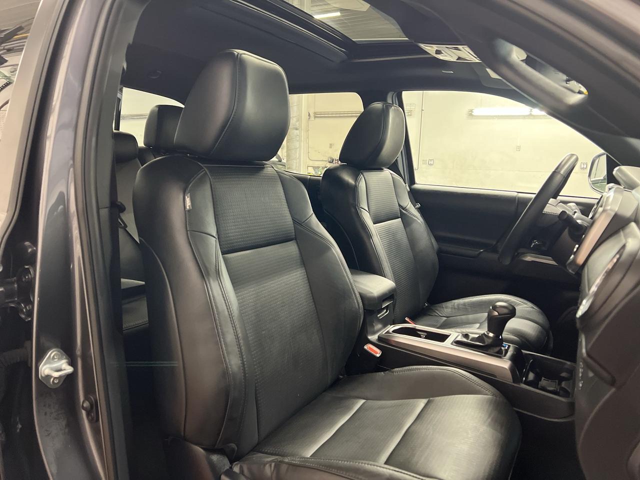 2023 Toyota Tacoma NIGHTSHADE 4X4 | DBL CAB | HTD LEATHER | SUNROOF Photo