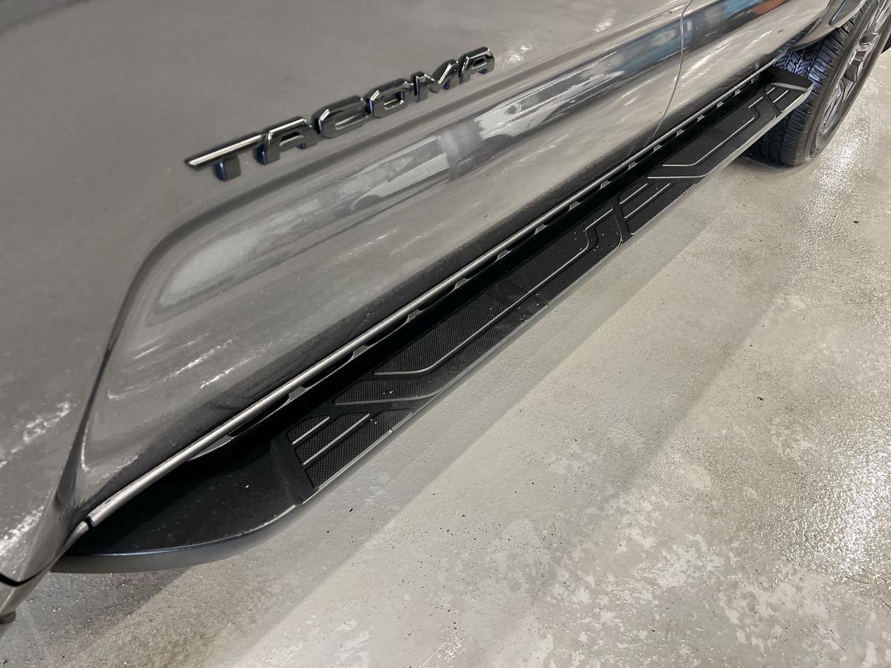 2023 Toyota Tacoma NIGHTSHADE 4X4 | DBL CAB | HTD LEATHER | SUNROOF Photo