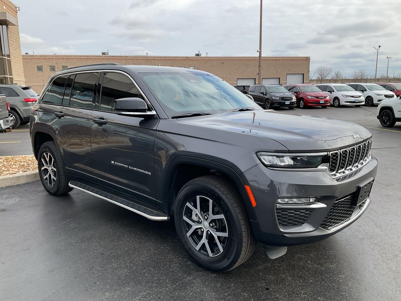2025 Jeep Grand Cherokee  Photo
