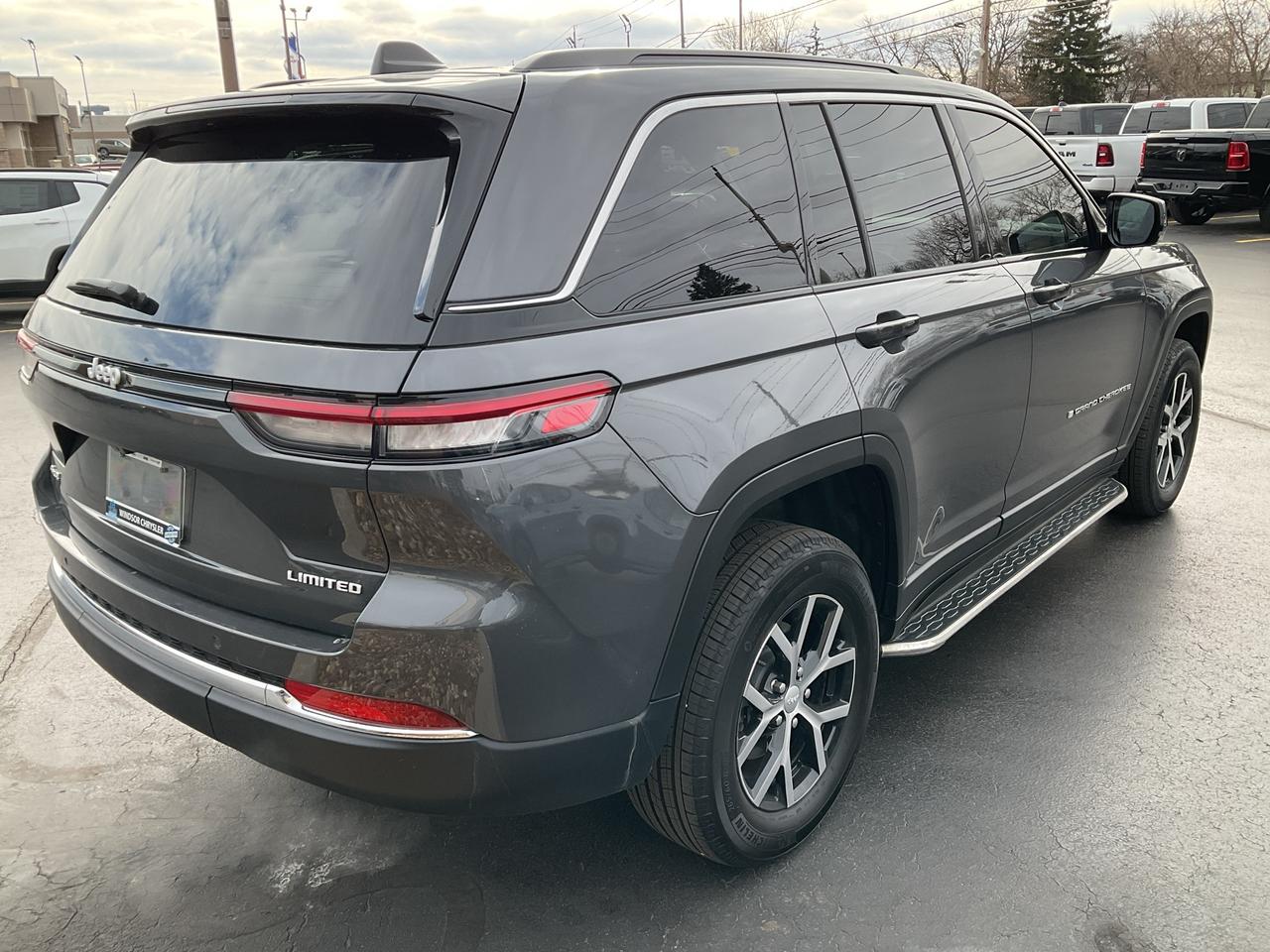 2025 Jeep Grand Cherokee  Photo