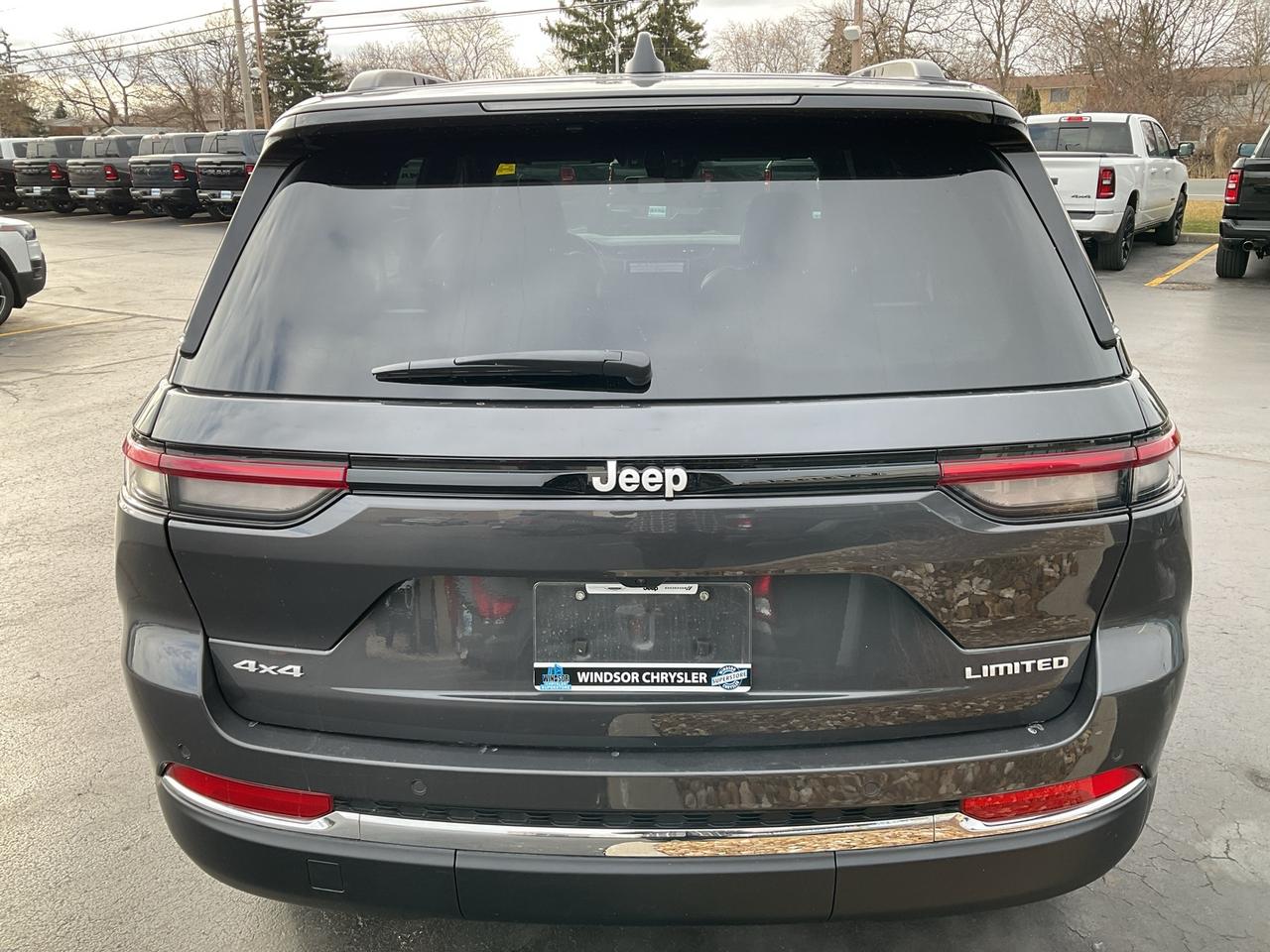 2025 Jeep Grand Cherokee  Photo