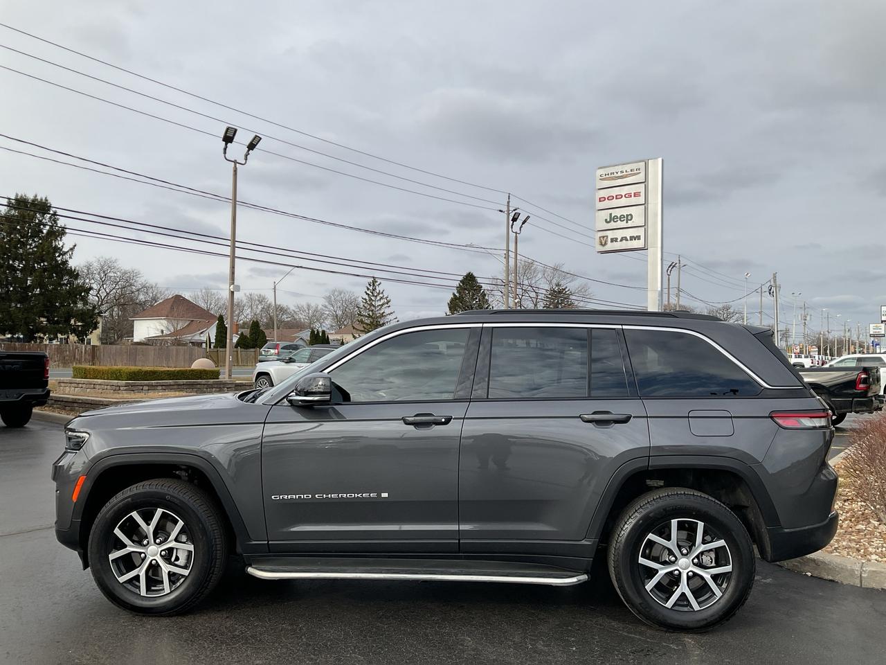 2025 Jeep Grand Cherokee  Photo