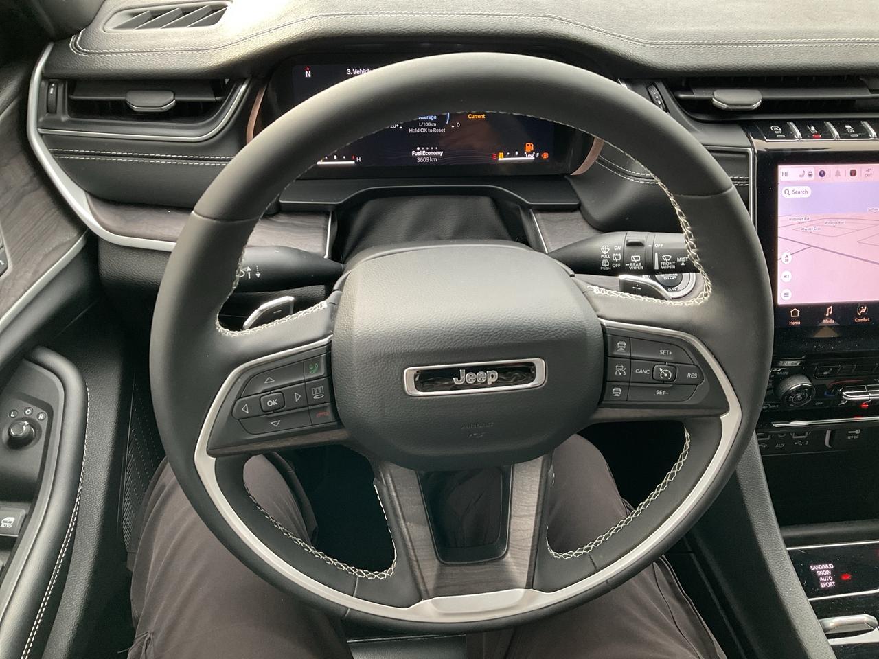 2025 Jeep Grand Cherokee  Photo