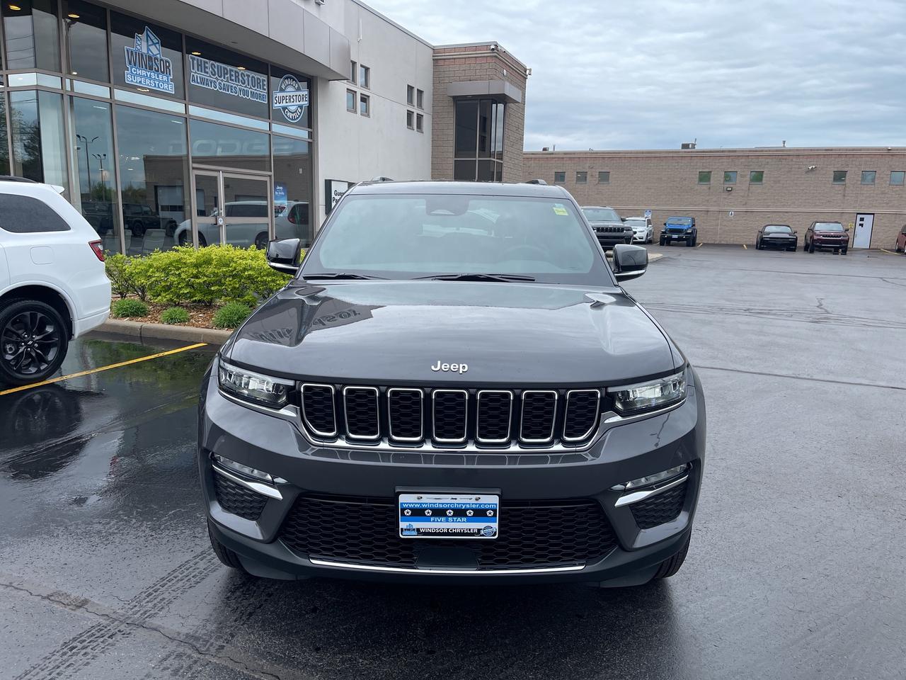 2025 Jeep Grand Cherokee NAV / LEATHER / HEATED SEATES / REMOTE START Photo