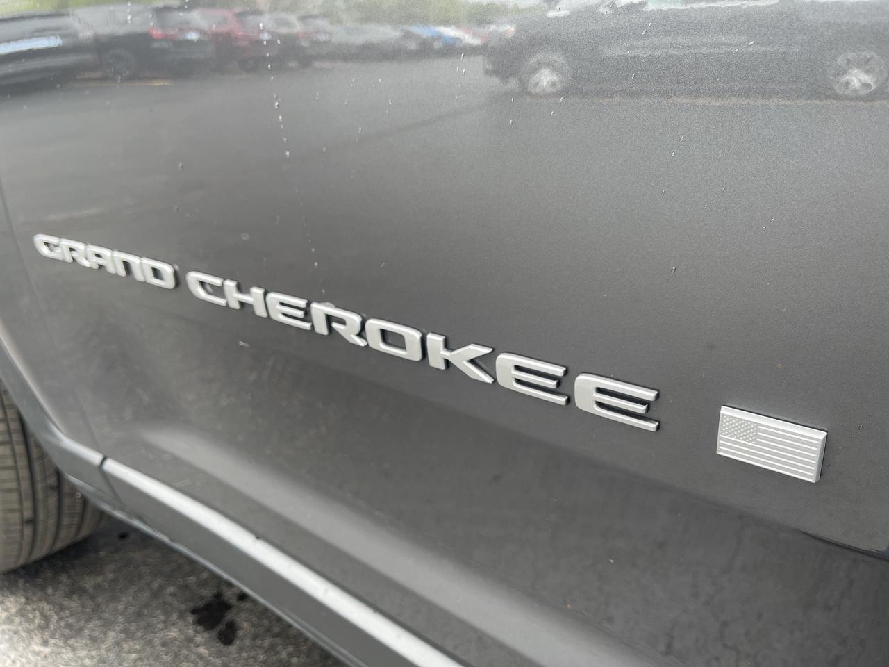 2025 Jeep Grand Cherokee NAV / LEATHER / HEATED SEATES / REMOTE START Photo