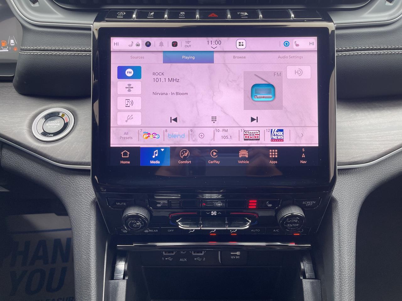 2025 Jeep Grand Cherokee NAV / LEATHER / HEATED SEATES / REMOTE START Photo
