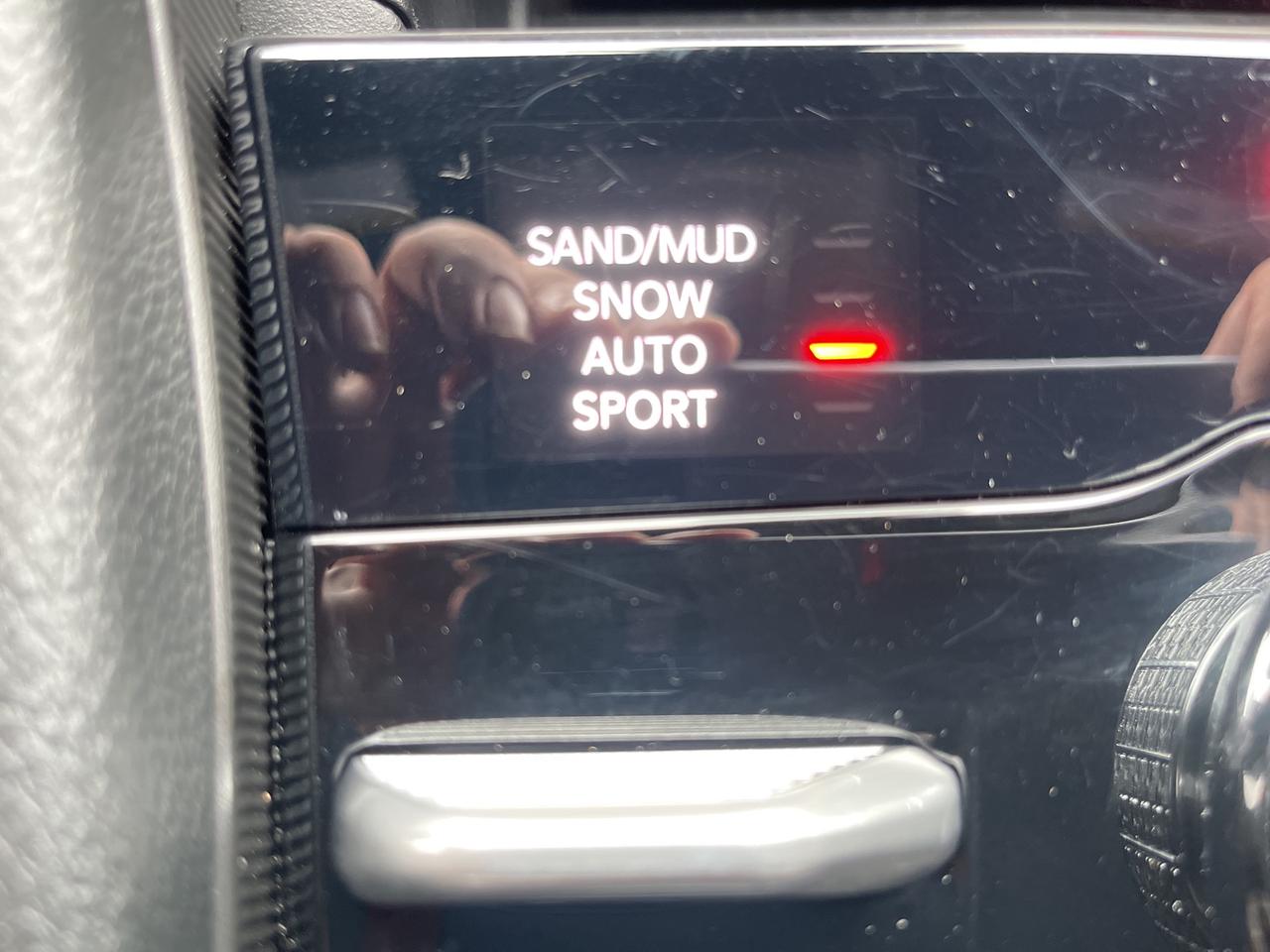 2025 Jeep Grand Cherokee NAV / LEATHER / HEATED SEATES / REMOTE START Photo