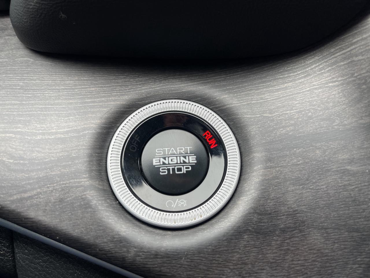 2025 Jeep Grand Cherokee NAV / LEATHER / HEATED SEATES / REMOTE START Photo