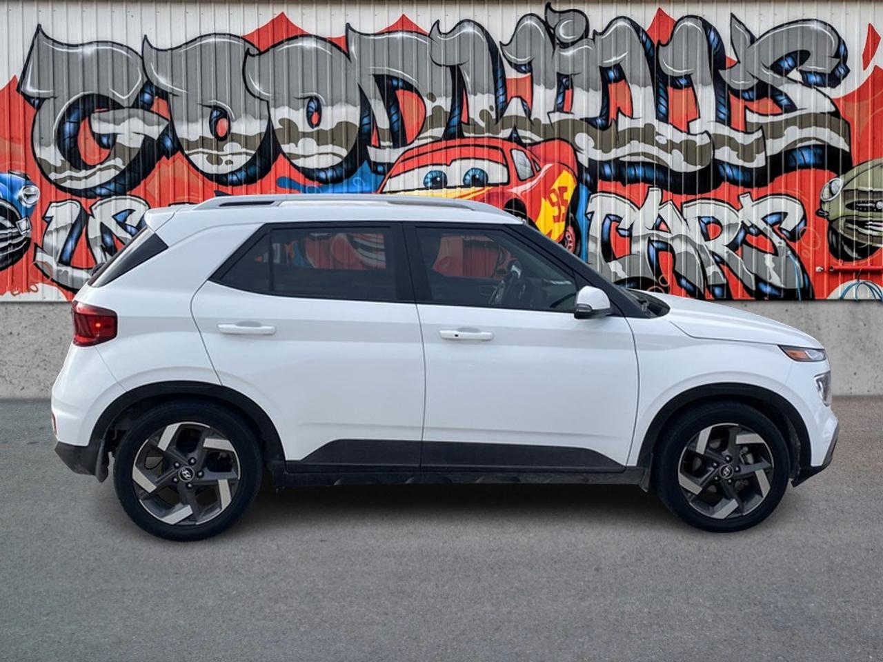 2021 Hyundai Venue TREND, CLEAN CARFAX, HEATED SEATS & STEERING WHEEL - Photo #1