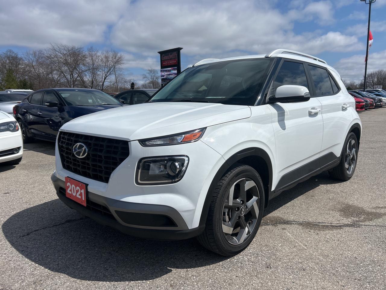 2021 Hyundai Venue TREND, CLEAN CARFAX, HEATED SEATS & STEERING WHEEL - Photo #2