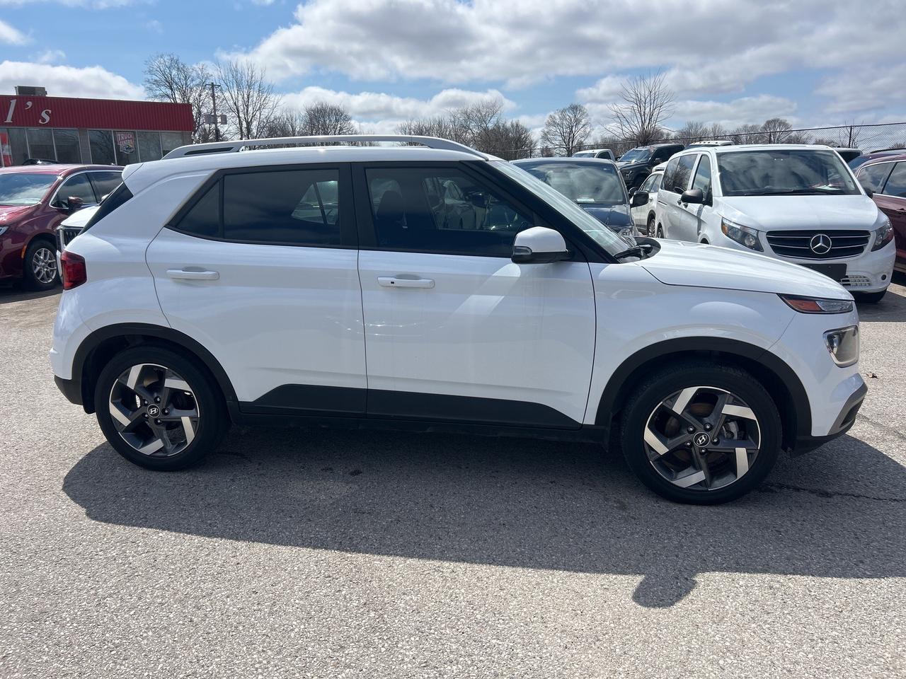2021 Hyundai Venue TREND, CLEAN CARFAX, HEATED SEATS & STEERING WHEEL - Photo #7