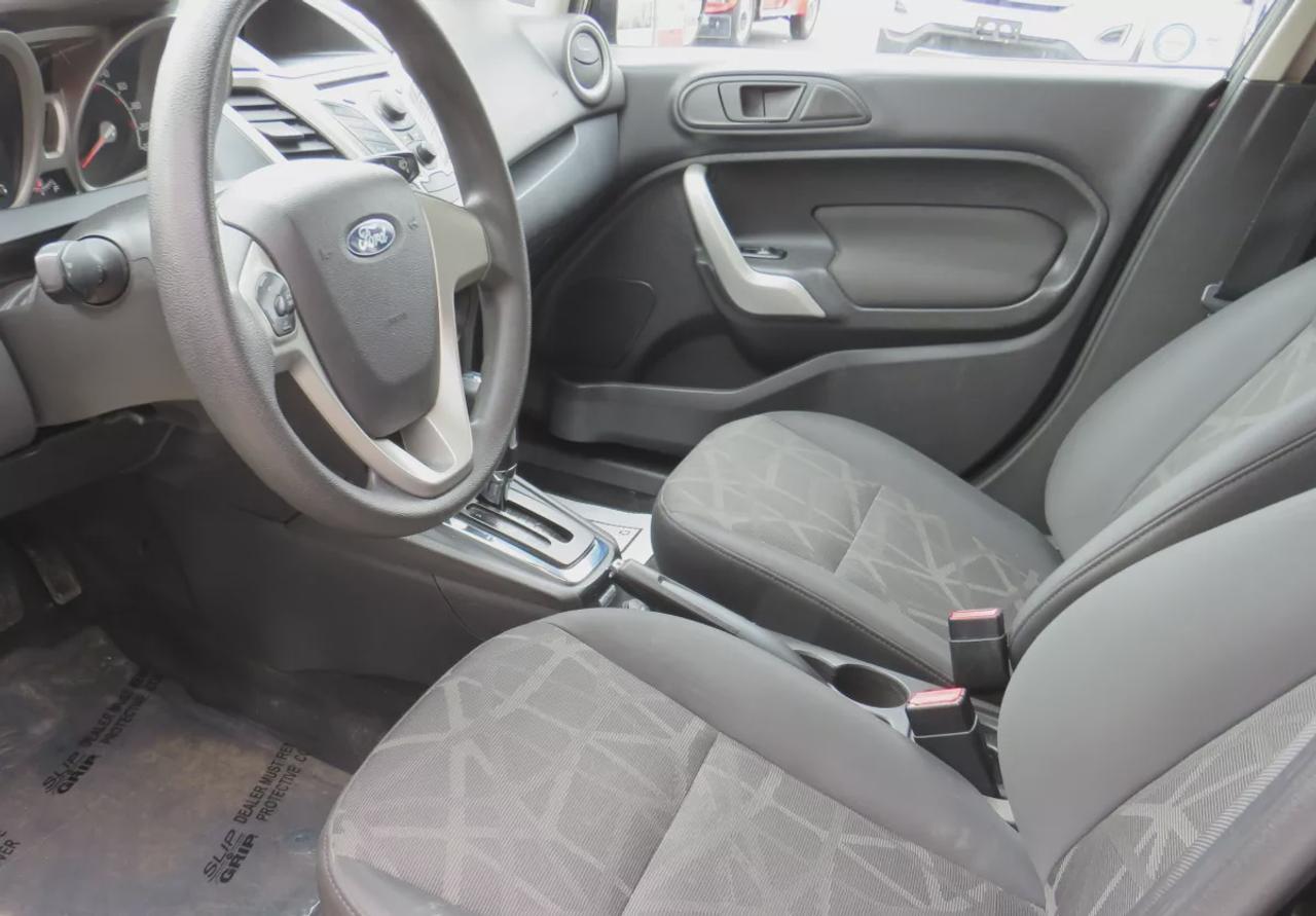 2013 Ford Fiesta SE | Safety Certified | Automatic | AC | Power Locks | Power Windows | Bluetooth | CD Player | Photo3