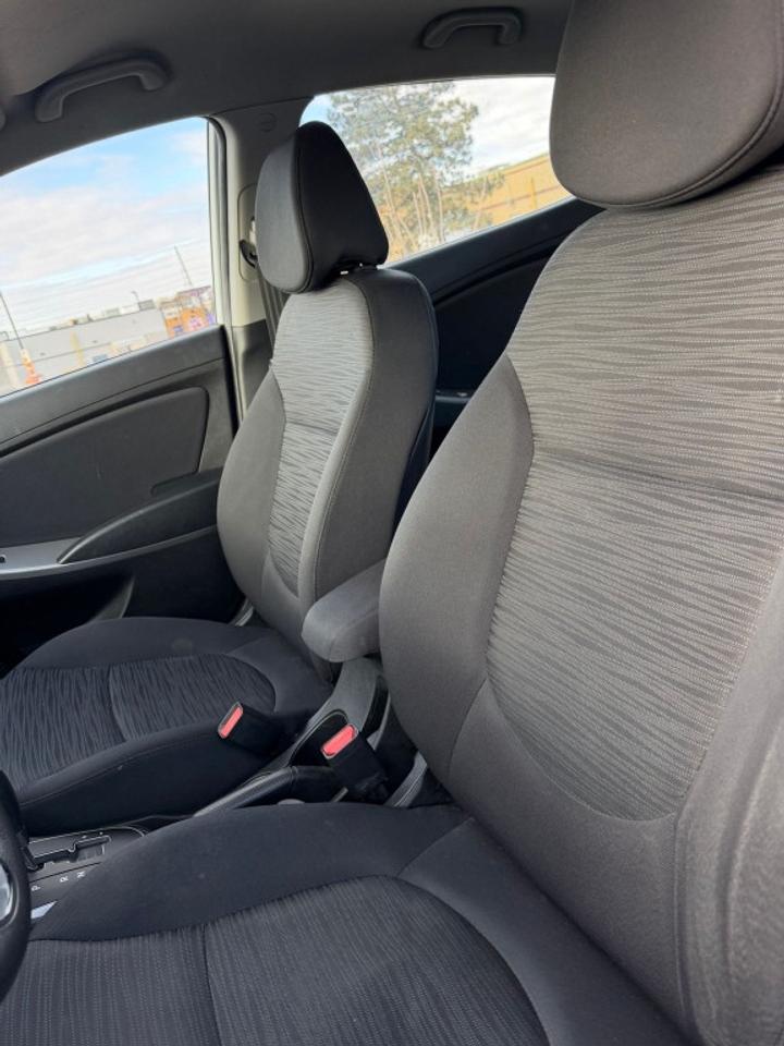 2017 Hyundai Accent 4dr Sedan Automatic GL Photo